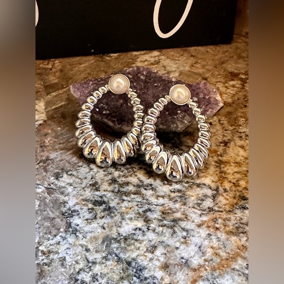 Hand Crafted Jewelry - Silver Faux Pearl Scalloped Earrings